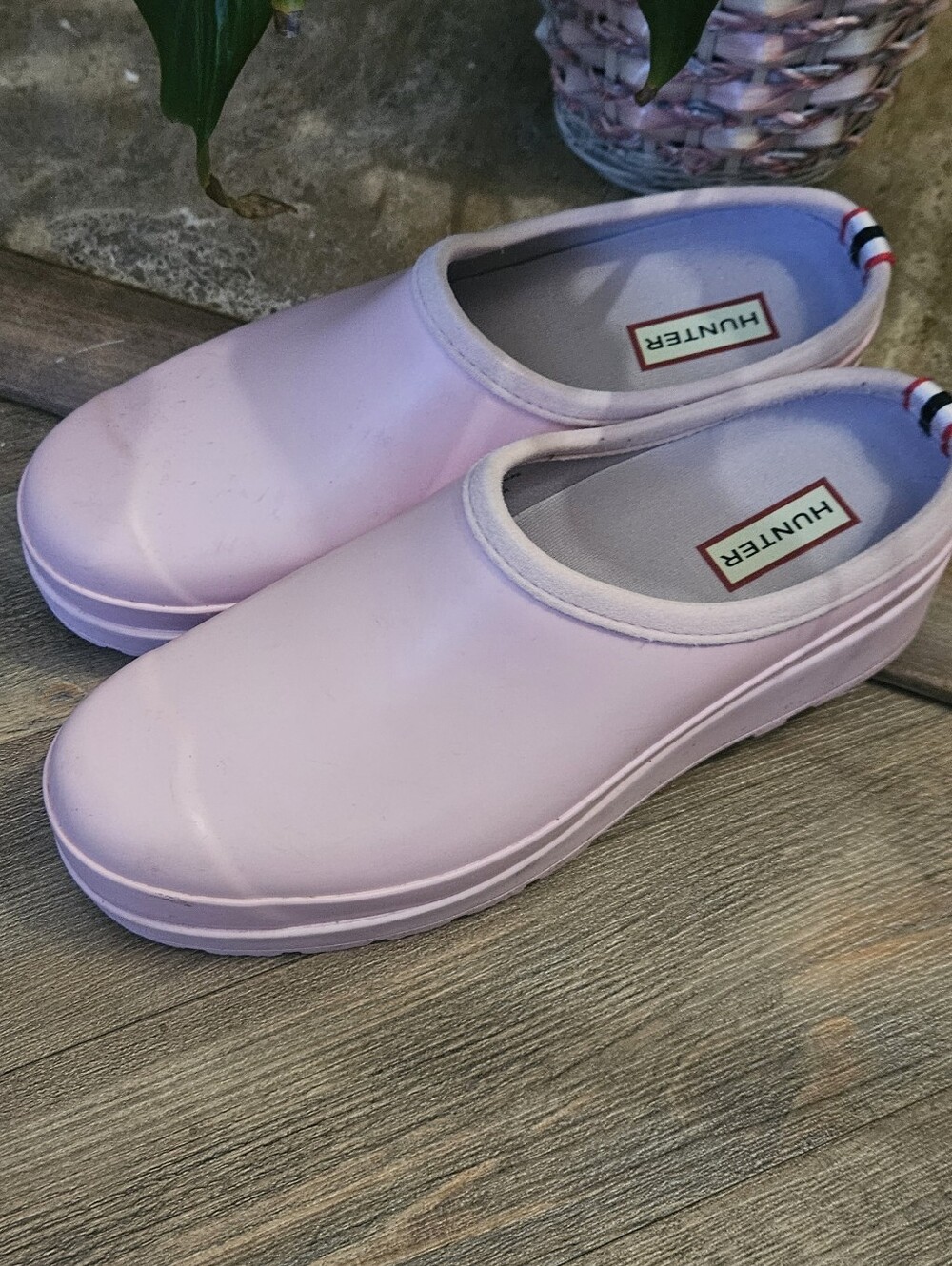Hunter PLAY CLOGS  Slip-On Short Rain Boots in Light Pink